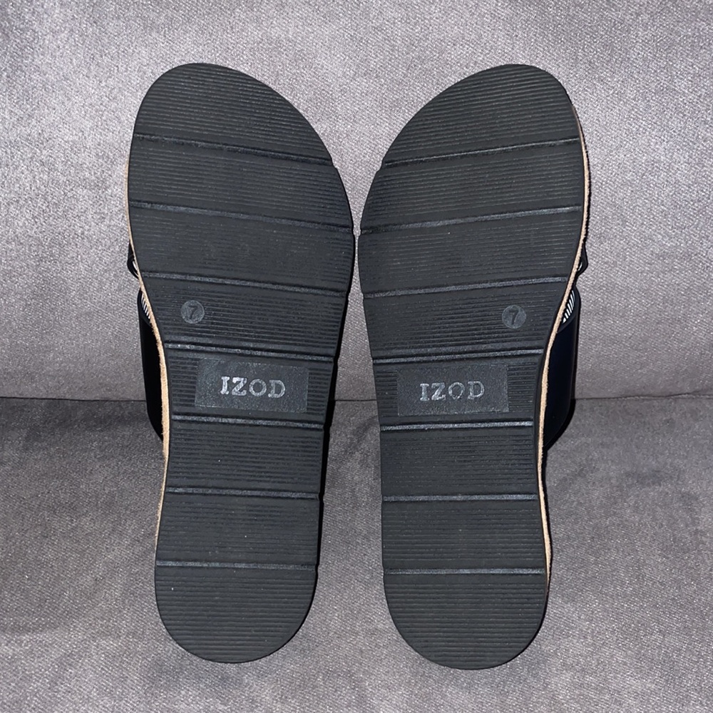NWOT. IZOD Women’s Black Leather & Suede sandals. Size 7M - Picture 5 of 6